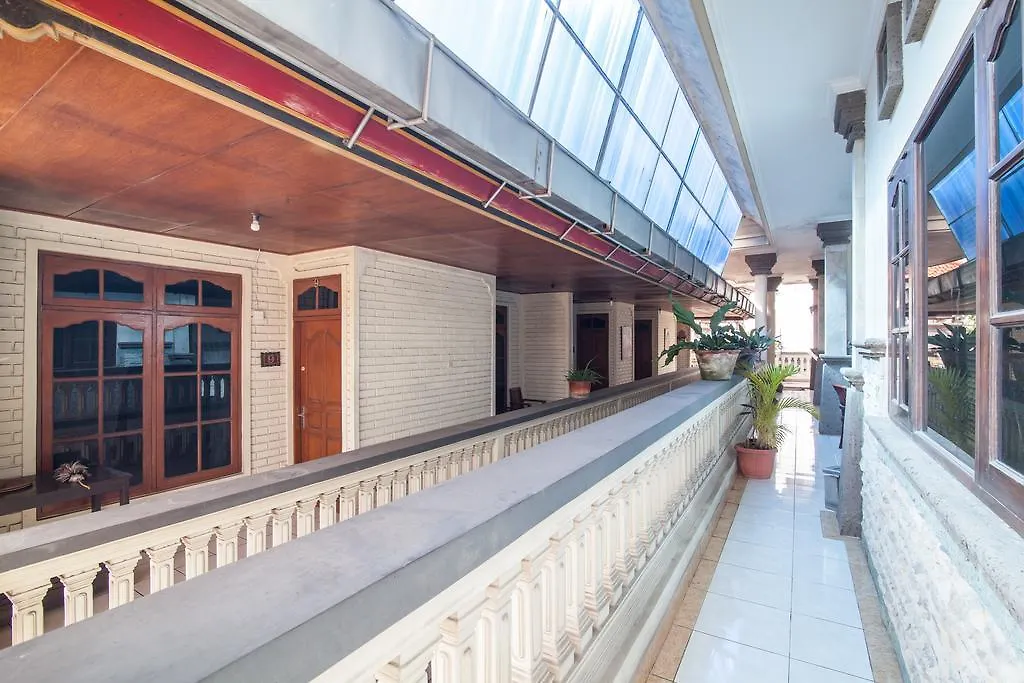 Guest house Lori Beach Inn Seminyak